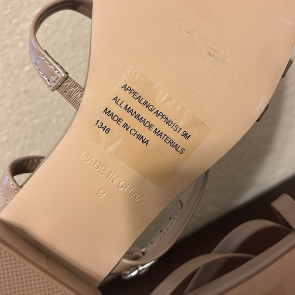 Steve Madden Appealing Strappy Heal Sz 9 - Picture 5 of 8